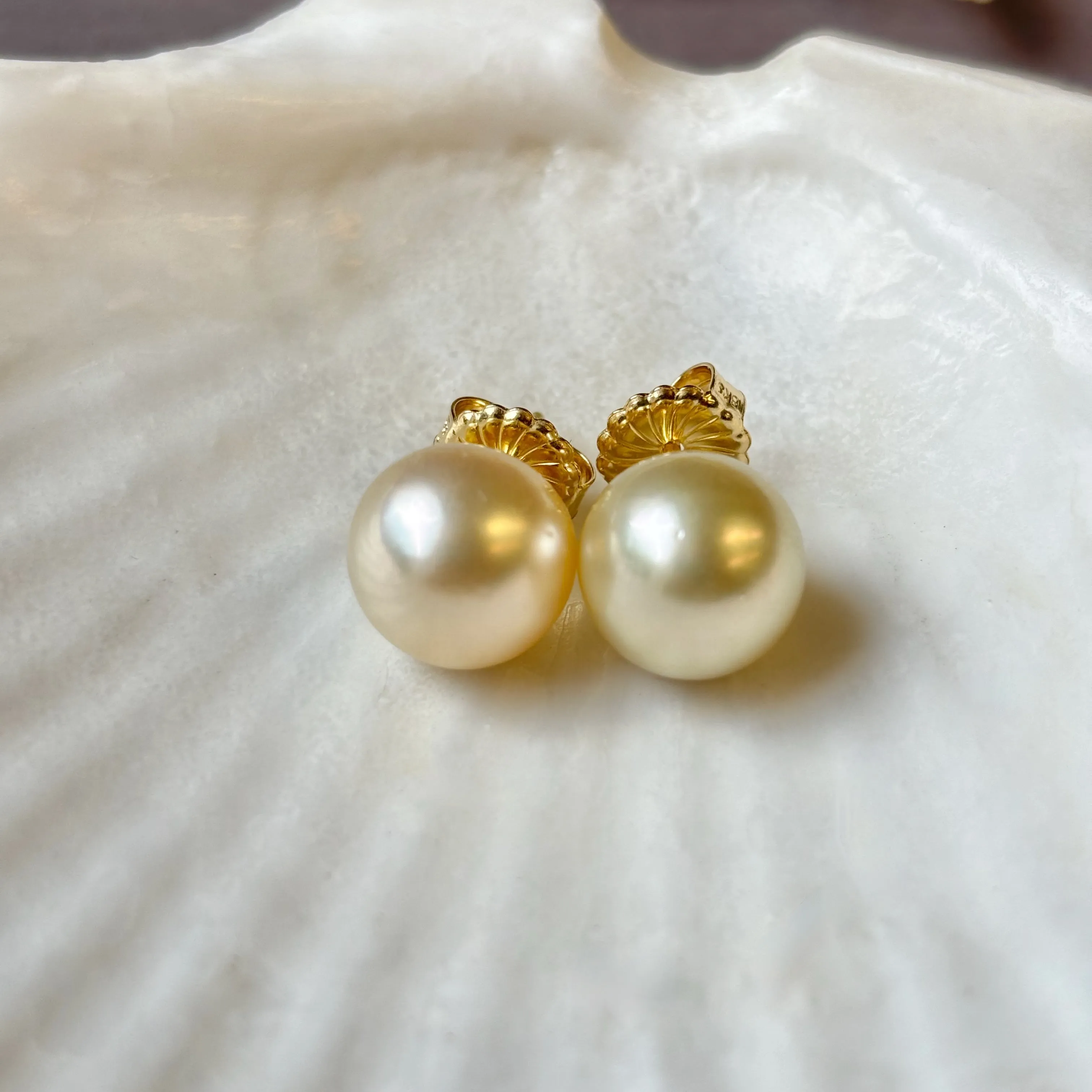 11MM SOUTH SEA PEARLS IN 18K YELLOW GOLD