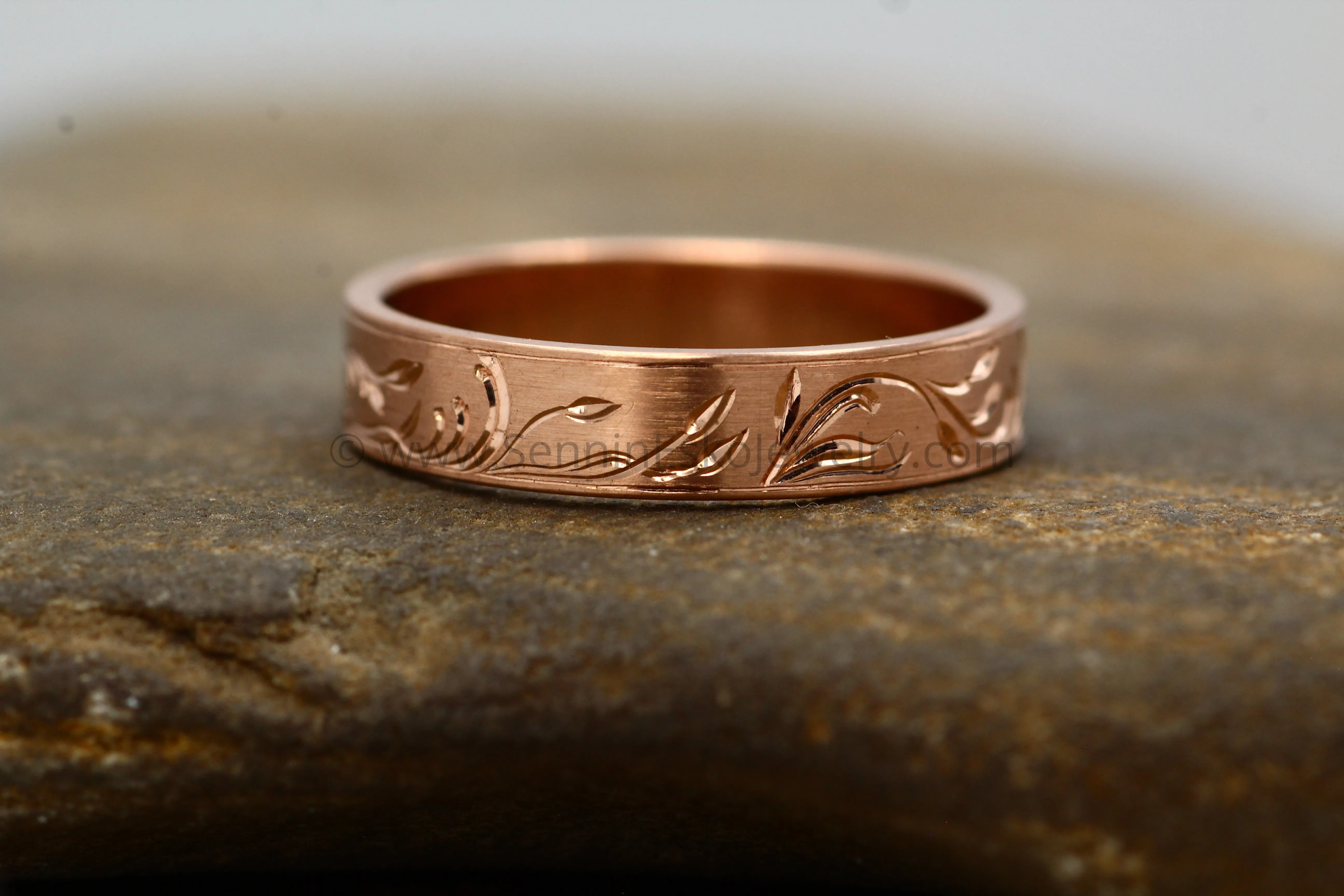 4x1mm Branches and Leaves Variation 1 14kt Yellow Gold Bright Cut Engraved Band
