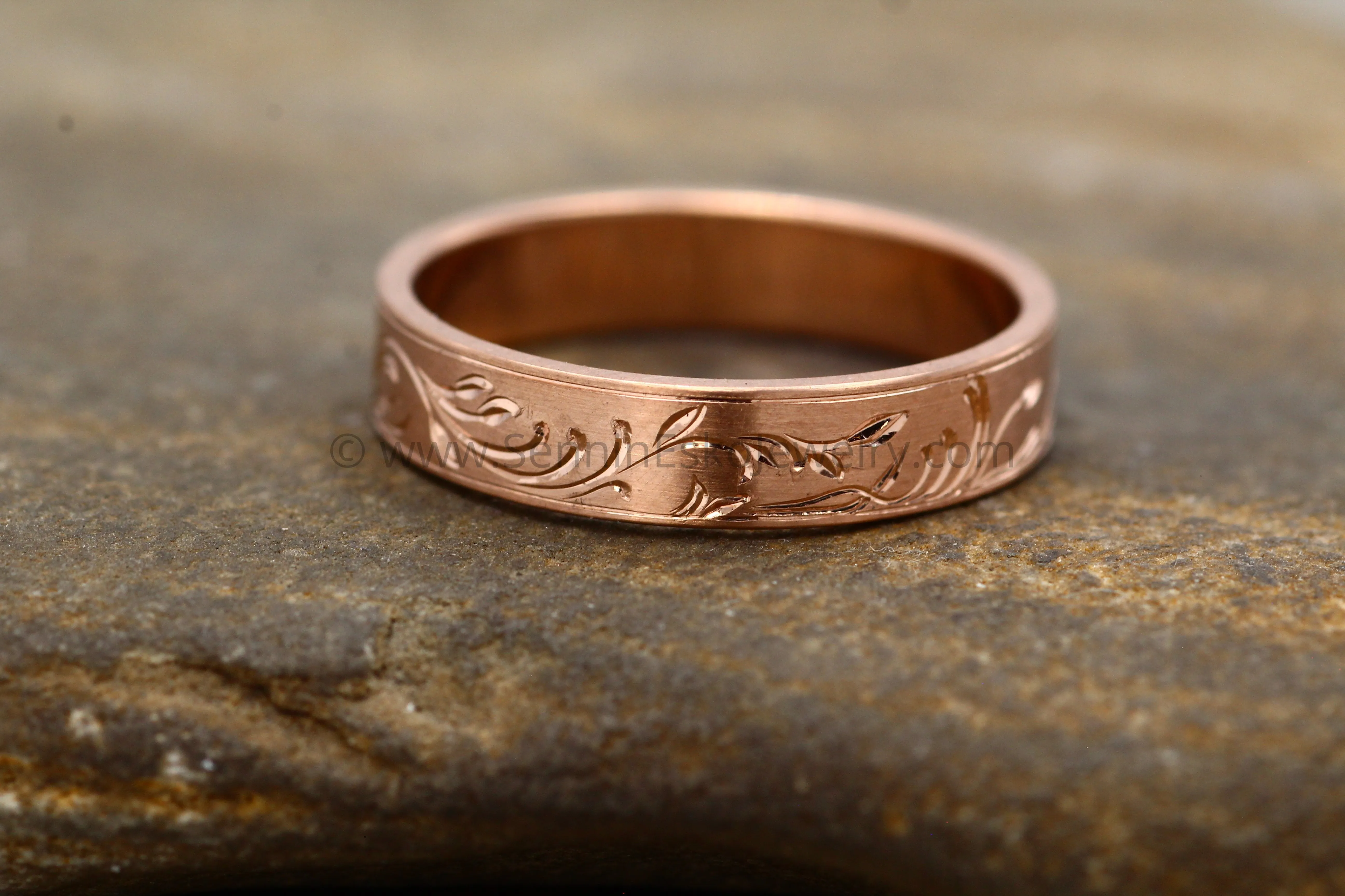 4x1mm Branches and Leaves Variation 1 14kt Yellow Gold Bright Cut Engraved Band