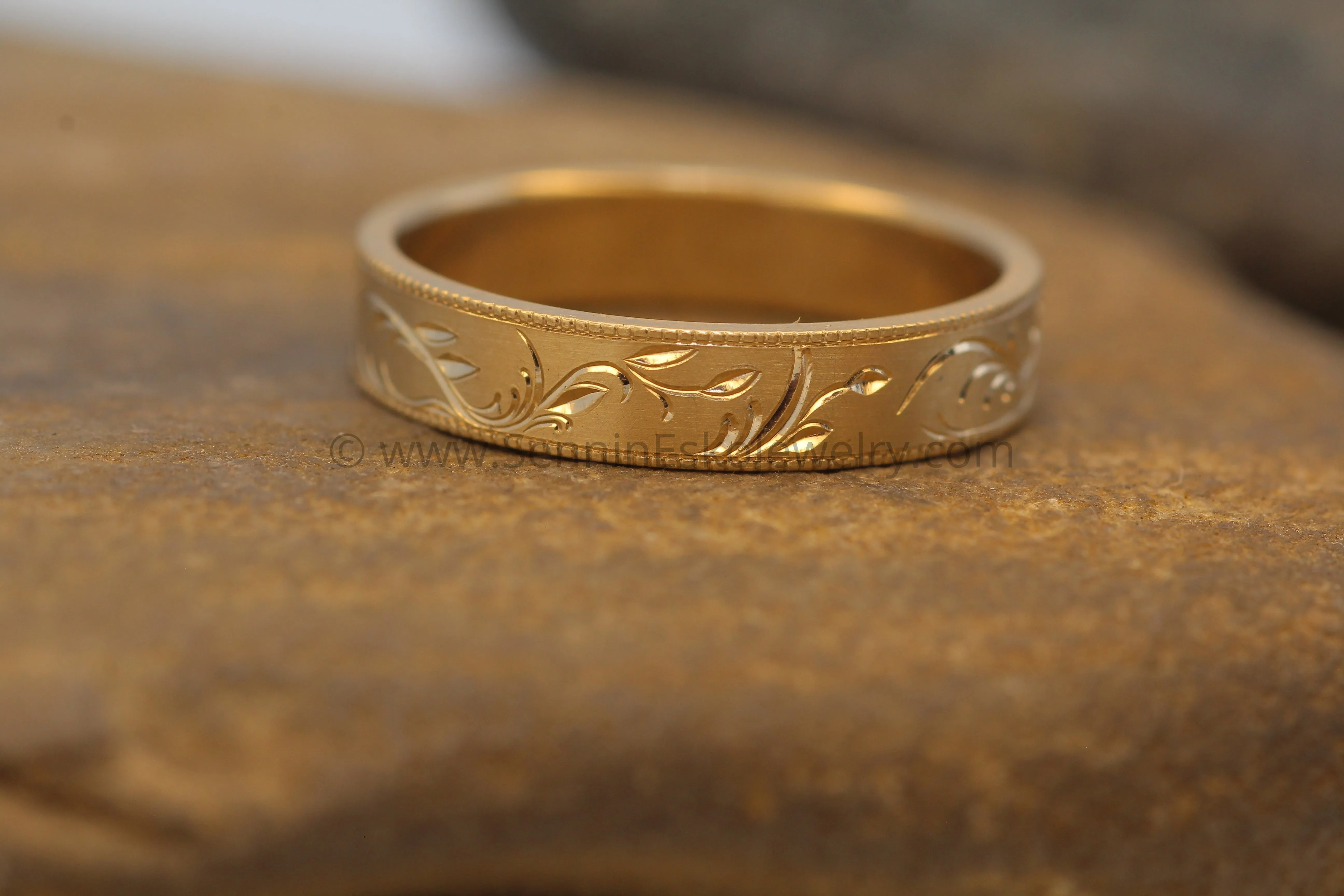 4x1mm Branches and Leaves Variation 1 14kt Yellow Gold Bright Cut Engraved Band