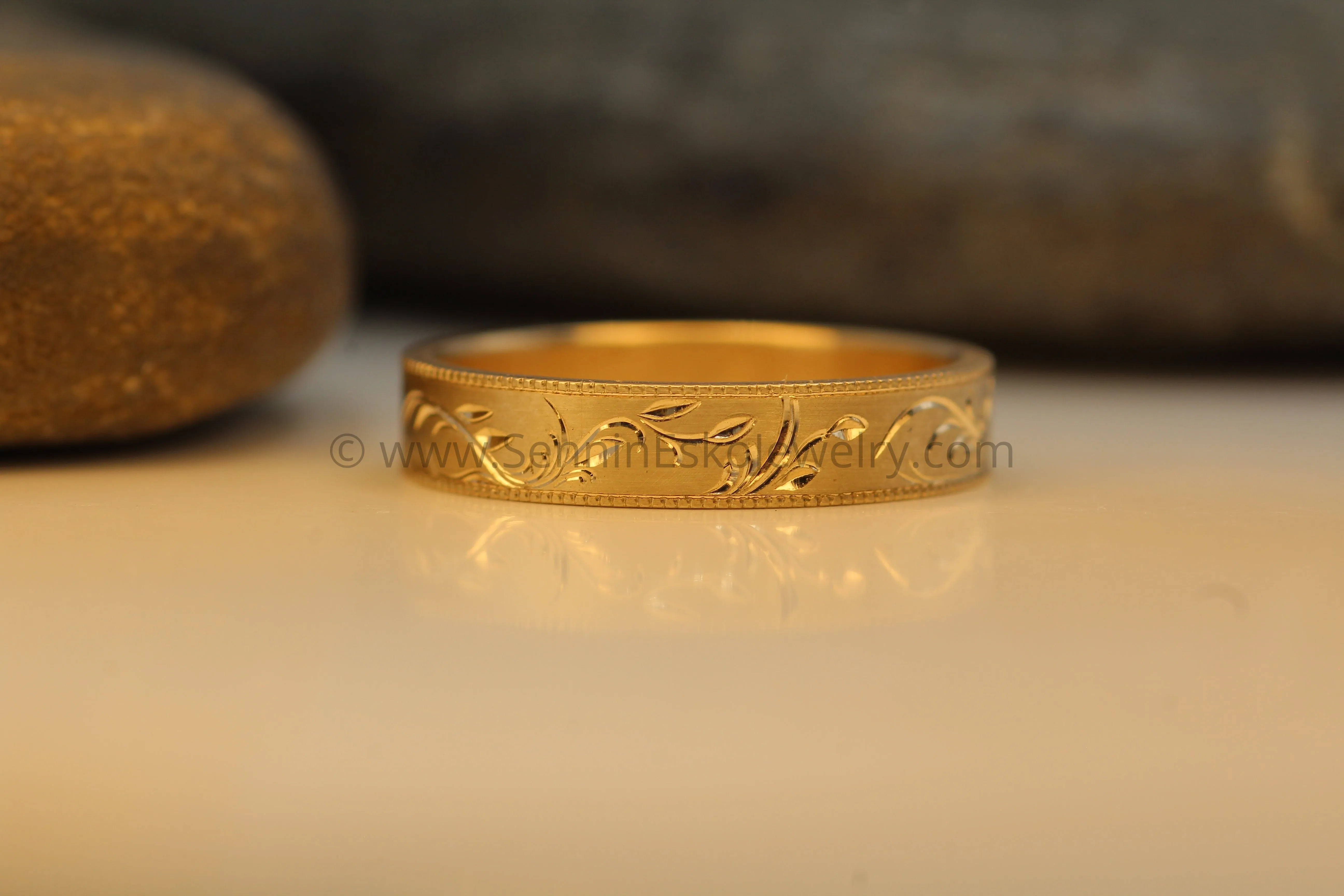 4x1mm Branches and Leaves Variation 1 14kt Yellow Gold Bright Cut Engraved Band