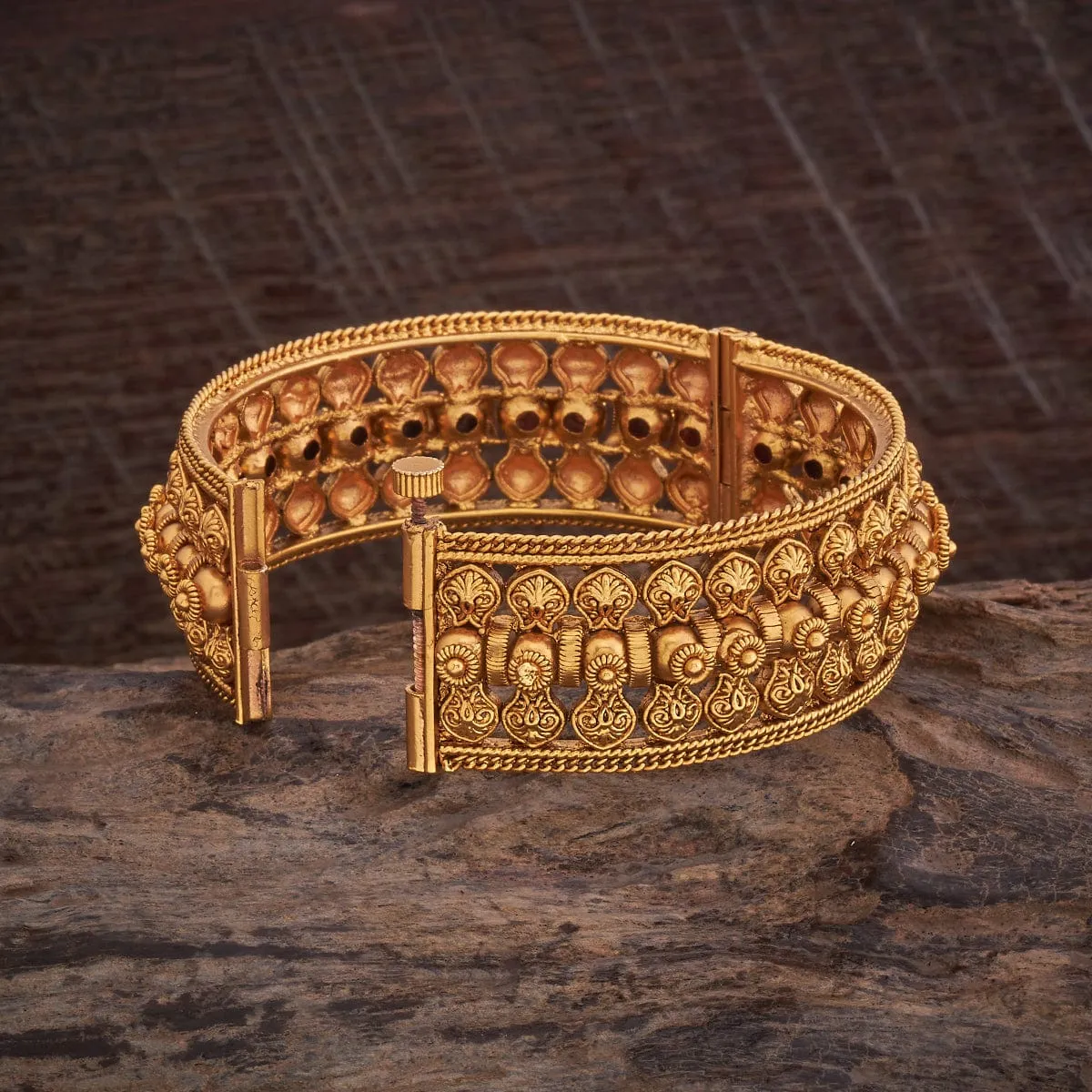 Antique Bangle 177901