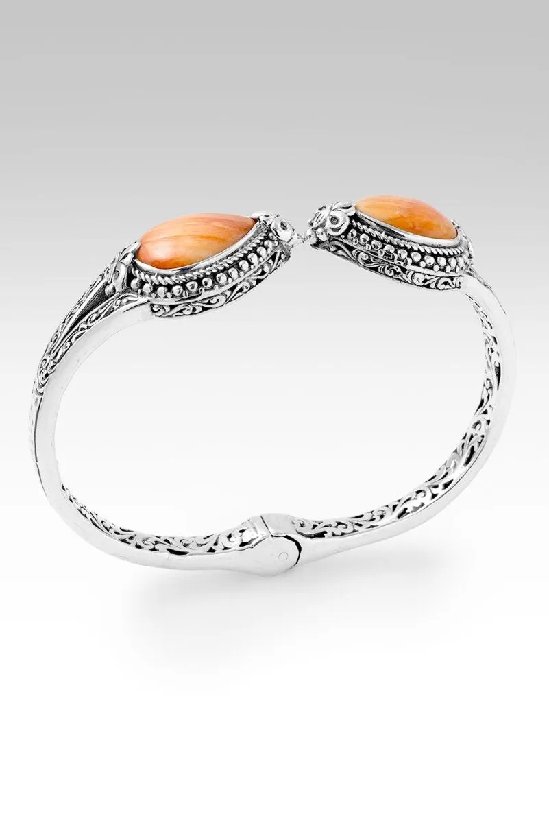 Be Steadfast Tip-to-Tip Bracelet™ in Orange Spiney Oyster