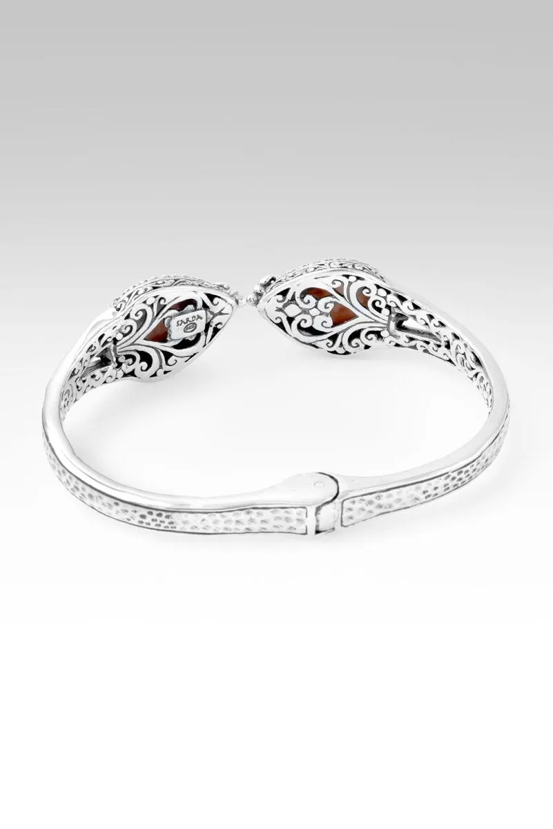 Be Steadfast Tip-to-Tip Bracelet™ in Orange Spiney Oyster