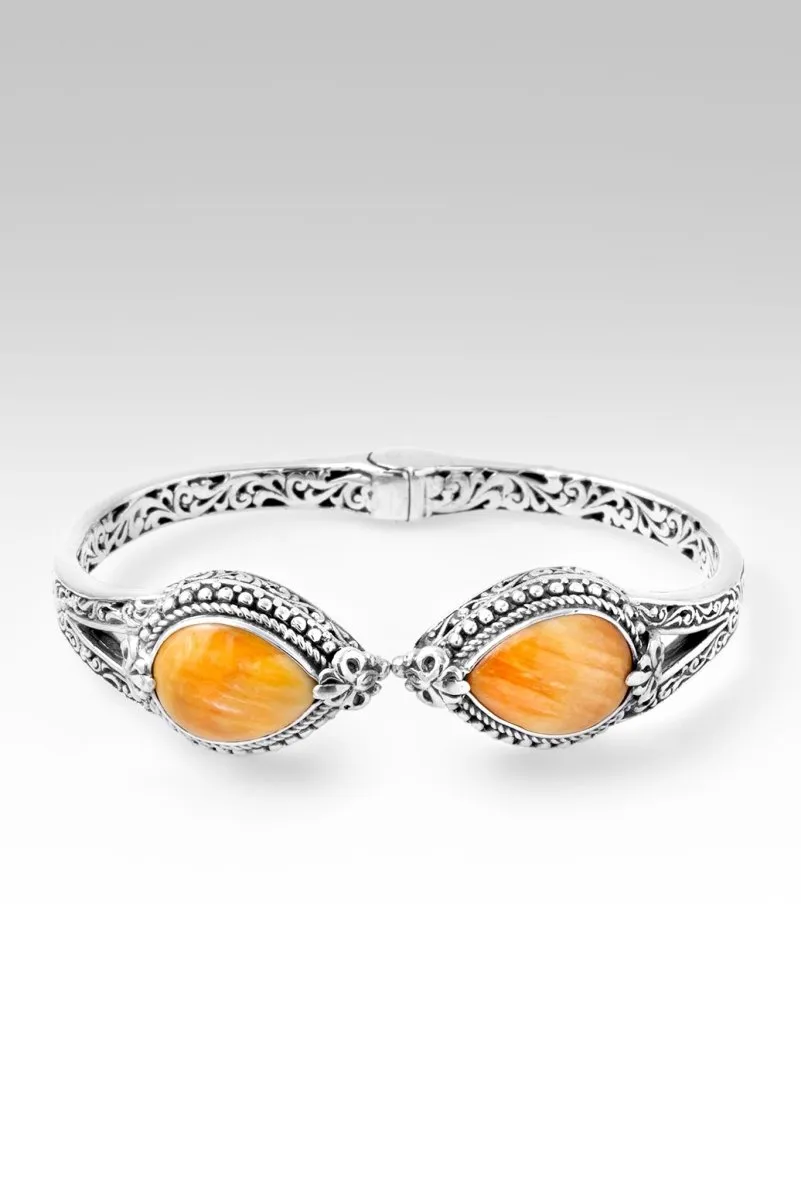 Be Steadfast Tip-to-Tip Bracelet™ in Orange Spiney Oyster