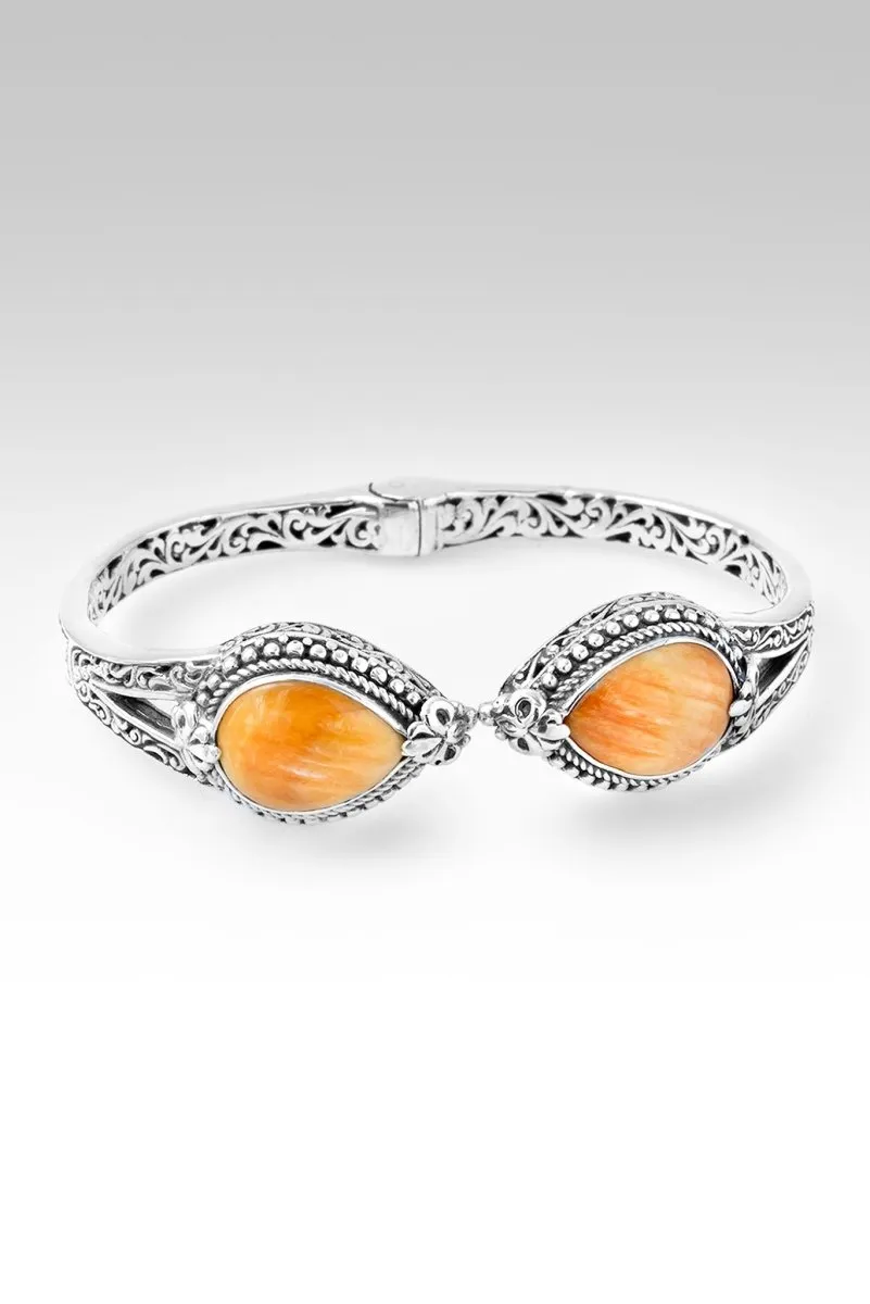 Be Steadfast Tip-to-Tip Bracelet™ in Orange Spiney Oyster
