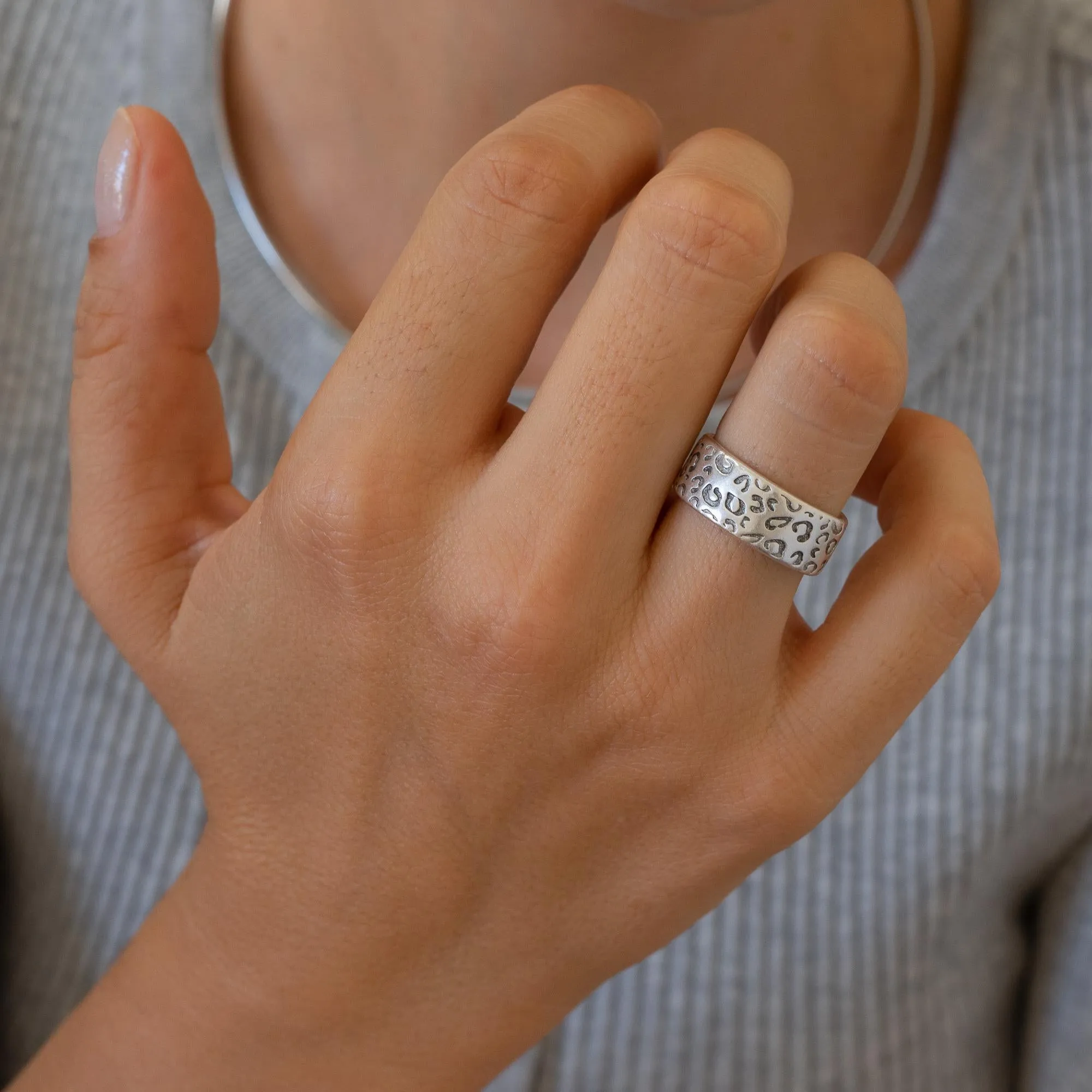 Silver Animal Print Pattern Ring